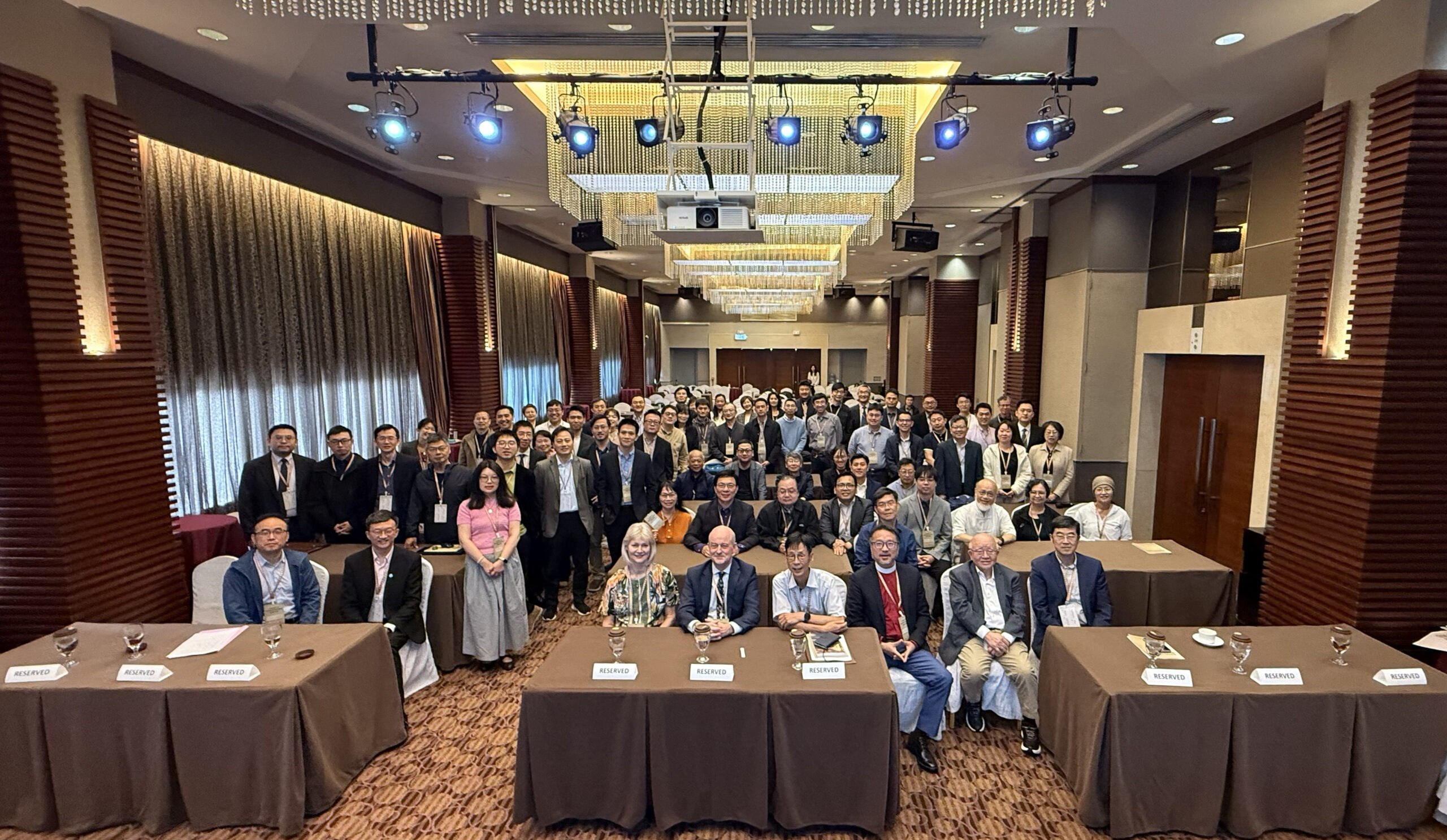 第一届全球视野下的华语基督教学术与教会学术研讨会在香港举行